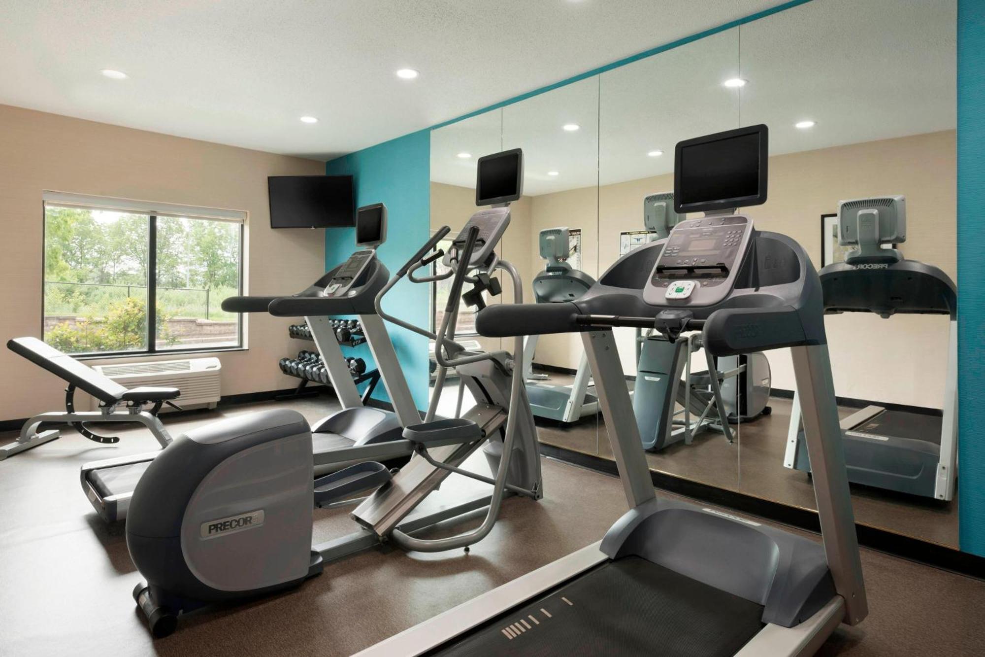 Fairfield Inn & Suites Hartford Манчестер Экстерьер фото