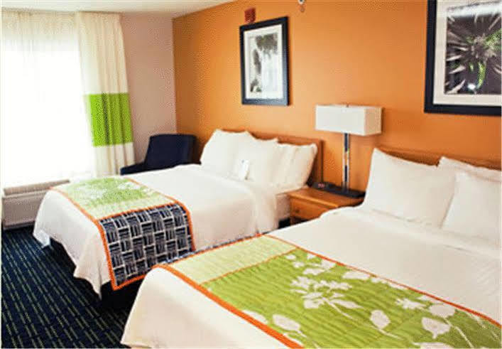 Fairfield Inn & Suites Hartford Манчестер Экстерьер фото